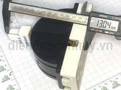 Cầu dao 30A 2P đảo chiều đế sứ Vinakip đen