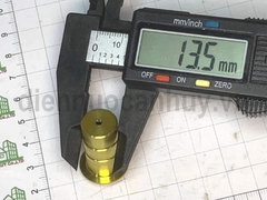 Chặn cát âm sàn cửa đi 2 cánh đồng thau phi 10