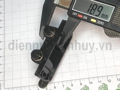 Chốt nam châm nhấn mở đôi cửa tủ gỗ