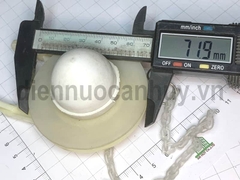Cóc két nước bồn cầu