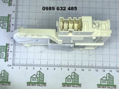 Công tắc cửa máy giặt Electrolux 4 chân