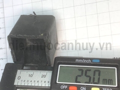 Đầu nhựa bịt ngoài sắt vuông 25x25