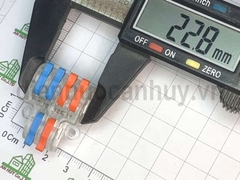 Đầu chia nối nhanh dây điện 2 vào 4 ra trắng