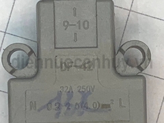 Đầu chia nối nhanh dây điện 2 vào 4 ra xám
