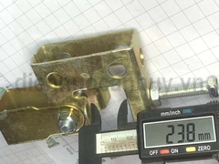 Kẹp xà gồ chữ P sắt mạ đồng vàng 10