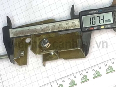 Kẹp xà gồ chữ P sắt mạ đồng vàng 10