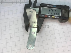 Ke sắt L bản bé 4 lỗ 80x50x17x2.3mm