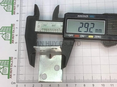 Ke sắt V bản to 4 lỗ lệch 30x30x29x2.3mm