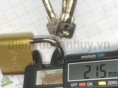 Khóa treo Việt nhật 40 rẻ sắt sơn mầu đồng nhỡ