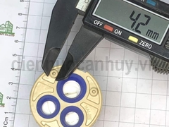 Lõi óc sen trắng trong đế bằng 3 lỗ to 40mm