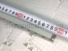 Máng Nhựa Răng Lược LIHHAN 35x35mm (Nẹp Lỗ PVC). Máng dẫn dây điện màu xám, nhựa chống cháy dùng cho tủ bảng điện, bàn làm việc