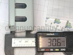 Máng Nhựa Răng Lược LIHHAN 35x35mm (Nẹp Lỗ PVC). Máng dẫn dây điện màu xám, nhựa chống cháy dùng cho tủ bảng điện, bàn làm việc