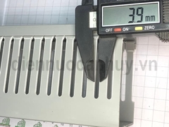 Máng nhựa đi dây tủ điện văn phòng dập lỗ xương cá 60x80x2000mm
