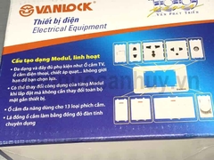 Mặt hạt công tắc vuông Sino S18CC3X 3 thiết bị