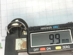 Móc treo trần nhà inox 201 nhỏ phi 6 đế bầu dục 25x40