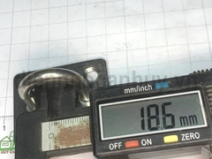 Móc treo trần nhà inox 201 phi 6 đế dầy 45x37 mm