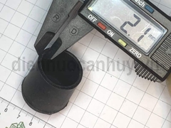 Nút nhựa bịt ngoài chân bàn tròn An Huy phi 25mm (Màu đen). Nắp bịt đầu ống thép giúp bảo vệ sàn nhà và chống trượt hiệu quả