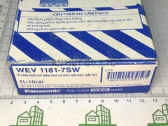 Ổ cắm đơn 3 lỗ chấu có màn che Panasonic WEV 1181 7SW (hộp 10 cái)