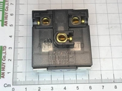 Ổ cắm MPE đa năng loại to 2 modul A6UESM (lắp vừa với mặt 2 thiết bị)