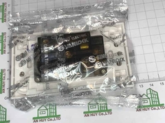 Mặt ổ cắm liền SINO đôi 3 chấu S18UE2 (hộp 10 cái)