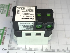 Ổ cắm USB đơn, dọc Panasonic WEF 108107 VN (hộp 5 cái)
