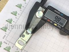 Pat sắt âm đỡ kệ gỗ 10x100 loại có điều chỉnh