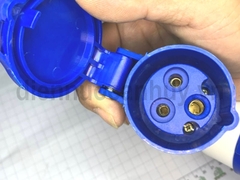 Ổ cắm công nghiệp chia 3 MCE xanh 16A 3 chân