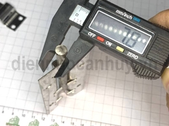 Chốt cửa inox mỏng nhỏ 4 inch đế 35x95 mm