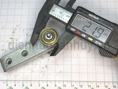 Bi treo 2 bánh bé cửa lùa sắt