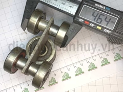 Trụ xoay 4 bánh nhỡ cửa lùa sắt