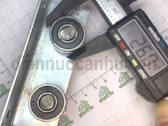 Bánh xe cửa lùa sắt 4 bánh phi 26 U4