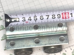Bánh xe cửa lùa sắt 4 bánh phi 32 U5