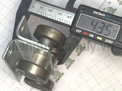 Bánh xe cửa lùa sắt 4 bánh phi 32 U5