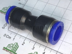 Măng sông thu nhựa xanh nối nhanh khí nén 12 - 10 mm