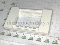Mặt cho 3 thiết bị, size S Schneider AvatarOn A  M3T03P_WE - lắp với đế âm chữ nhật Sino