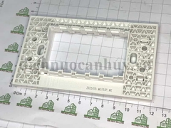 Mặt cho 3 thiết bị, size S Schneider AvatarOn A  M3T03P_WE - lắp với đế âm chữ nhật Sino
