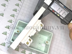Mặt 2 thiết bị dạng chữ nhật Schneider dòng AvatarOn A M3T02P_WE khung nhựa, lắp vừa đế âm sino