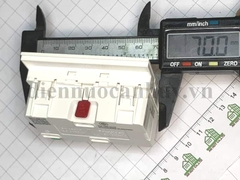 Ổ cắm đôi 3 chấu 16A, size E Bắt Vít dòng Schneider (Sn) AvatarOn A - M3T426UST2_WE