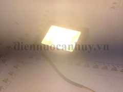 Bóng đèn led pha 20w vàng Asia kích thước nhỏ gọn, phù hợp chiếu ngoại thất, sân vườn, khả năng chịu nước ip66