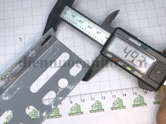 Sắt V lỗ giá kệ Xám 3x5cm - dài 2.4m