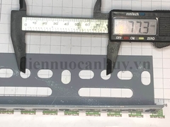 Sắt V lỗ giá kệ Xám 4x6cm - dài 3m