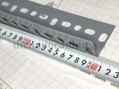 Sắt V lỗ giá kệ Xám 4x6cm - dài 2.4m