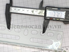 Sắt V lỗ giá kệ Trắng 3x5cm - dài 2.4m