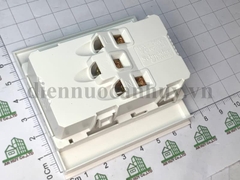 ổ cắm đôi 3 chấu 16A loại bắt vít Schneider AvatarOn A - xuất xứ Trung quốc