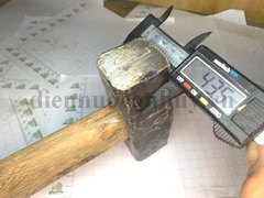 Búa đóng đinh cán Gỗ đầu Bằng đều 2kg