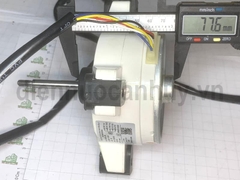 Quạn cục nóng điều hòa Daikin xịn trắng 40W 5 dây xuôi chiều loại dầy