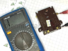 Rơ le bình nóng lạnh Ariston tím có cầu dao