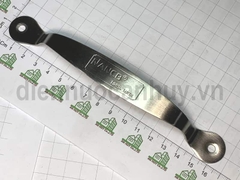 Tay nắm inox mỏng dài 165 mm lỗ 148mm bắt lộ vít