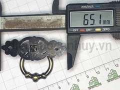Tay nắm khoen tròn đế hoa văn phi 34