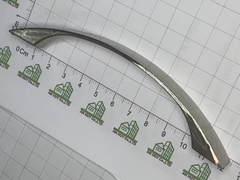 Tay nắm tủ chữ C cong vừa mầu trắng xước lỗ 95 mm